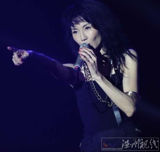 張曼玉唱歌跑調：2014上海草莓音樂節張曼玉唱歌圖片