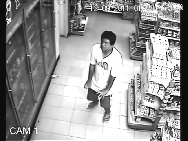 男子超市購(gòu)物被鬼上身是惡搞