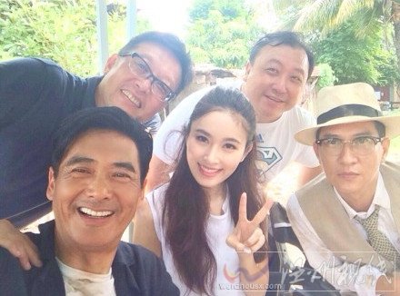 最美人妖poyd和周潤發合影