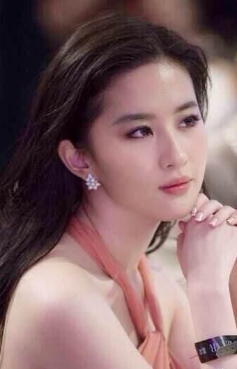 劉亦菲一家都是美女