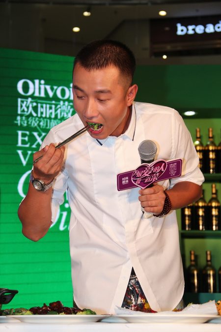 文章復出參加謝霆鋒十二道峰味