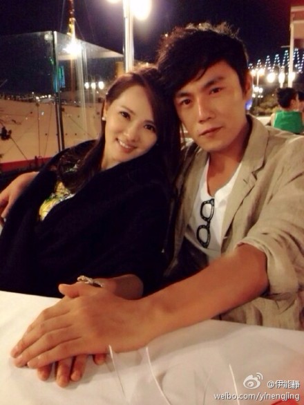 秦昊向伊能靜求婚成功