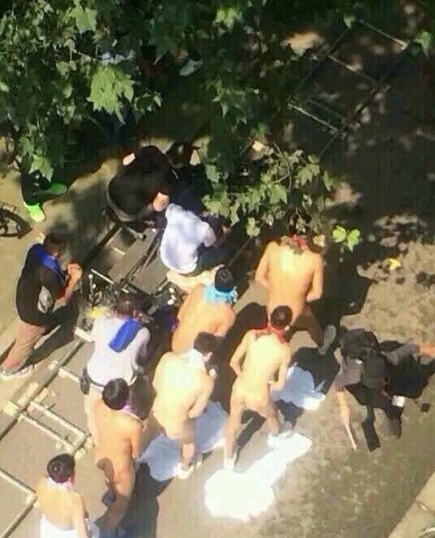 河海大學(xué)6男生裸奔
