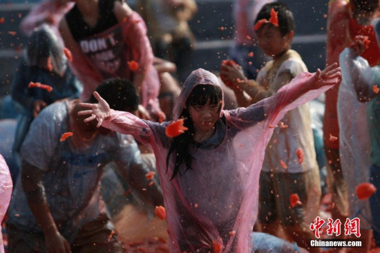 長(zhǎng)沙上演西紅柿大戰(zhàn)