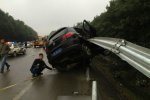 四川越野車撞人逃逸后又撞死1家4口