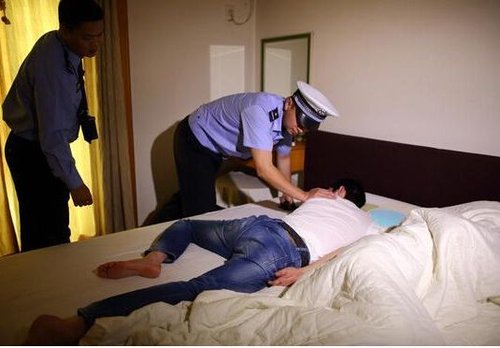 男子酒駕撞死人后回家睡覺(jué)