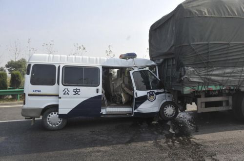 安徽70輛車(chē)追尾