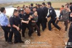 鎮(zhèn)長帶城管毆打村民 強(qiáng)制填埋河道
