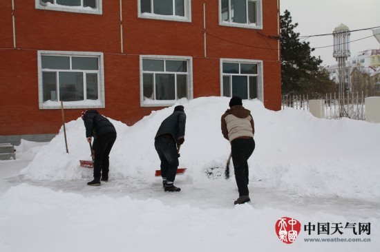 黑龍江撫遠(yuǎn)暴雪積雪深度達(dá)1米