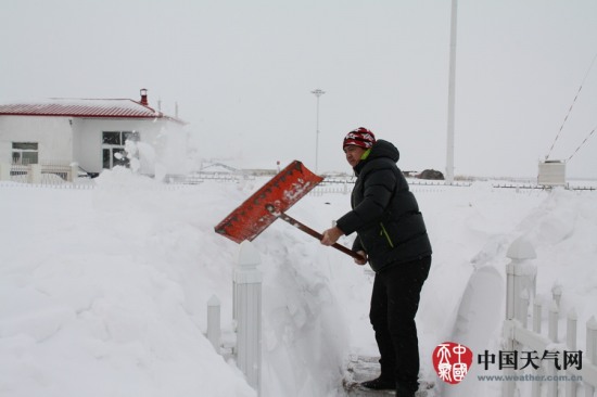黑龍江撫遠(yuǎn)暴雪積雪深度達(dá)1米