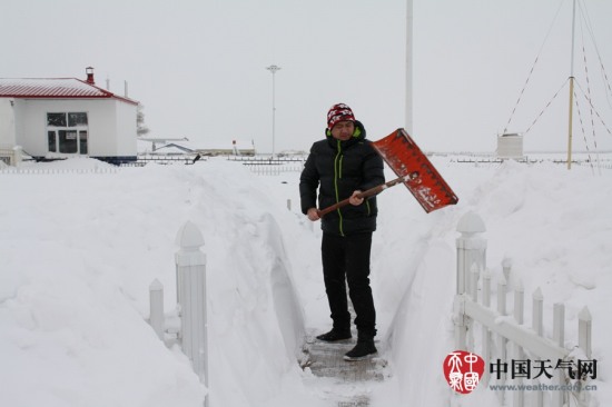 黑龍江撫遠(yuǎn)暴雪積雪深度達(dá)1米