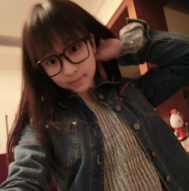 復(fù)旦女神鄭凌莉自拍照