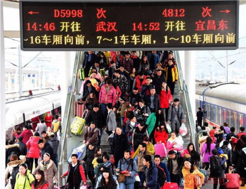 大年初三，湖北省恩施土家族苗族自治州恩施火車站。