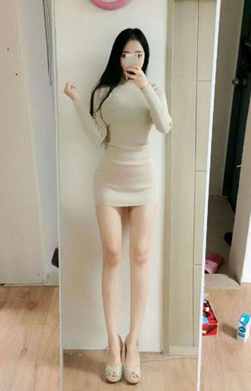 韓國雪肌女實習老師秀美腿