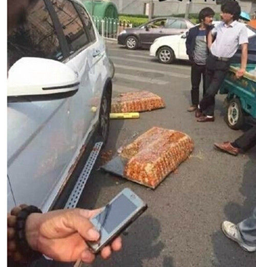 撞翻切糕車賠6萬