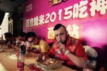 美國大胃王西安慘敗 吃肉夾饃比賽輸了