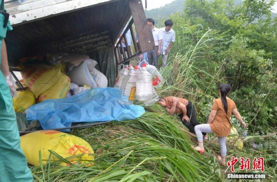 宜春寨下鎮梅塘村車禍