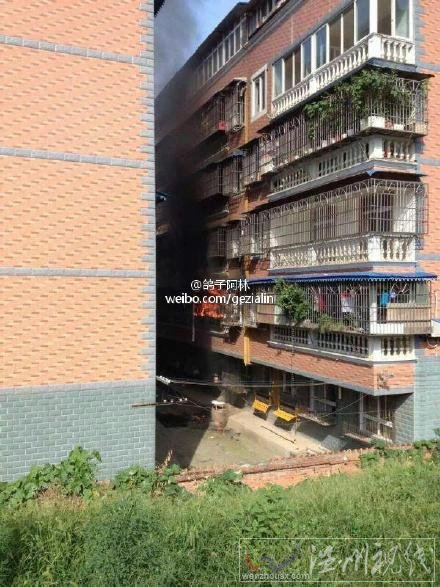 綿陽園藝山一居民樓發(fā)生大火