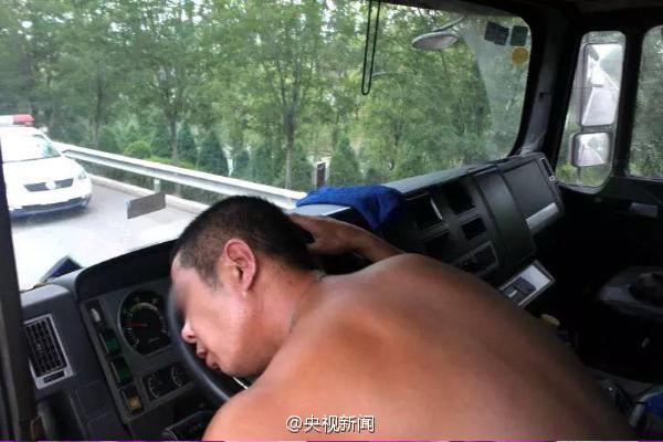 高速司機中暑昏迷