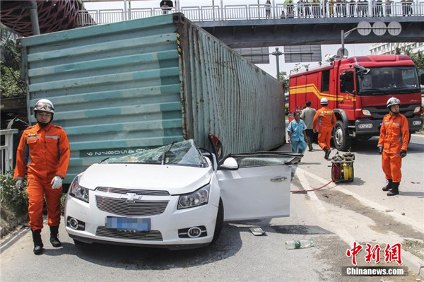廣東深圳布龍路慘烈車禍現場