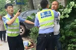 四川司機暴力抗法被捕 肇事車輛是套牌車兩名交警受
