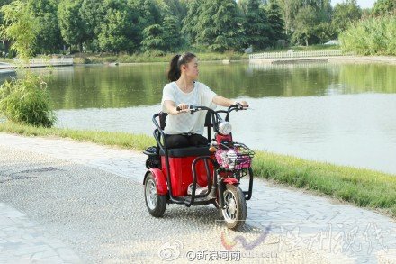 無腿女孩進大學