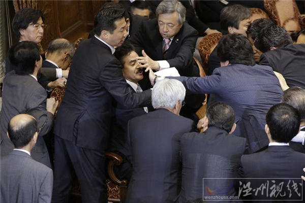 表決現場一度混亂