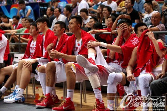 中國男籃大比分戰勝卡塔爾