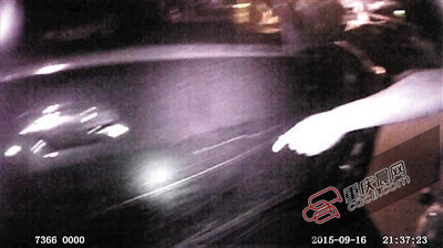 老太連劃16輛車