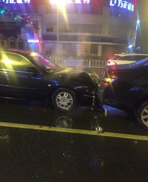 田亮遭遇酒駕追尾