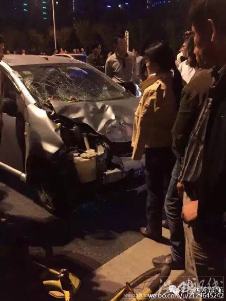 南通張騫大道車禍現(xiàn)場圖片