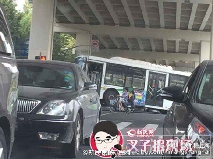 上海公交車撞死人