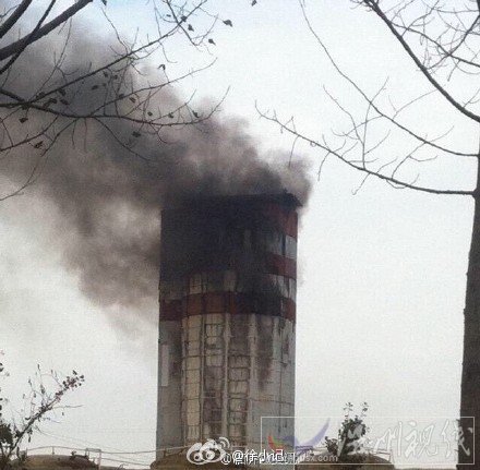 臨沂經開區一化肥廠發生火災人員被困