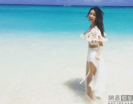 張子萱曬露腰美照