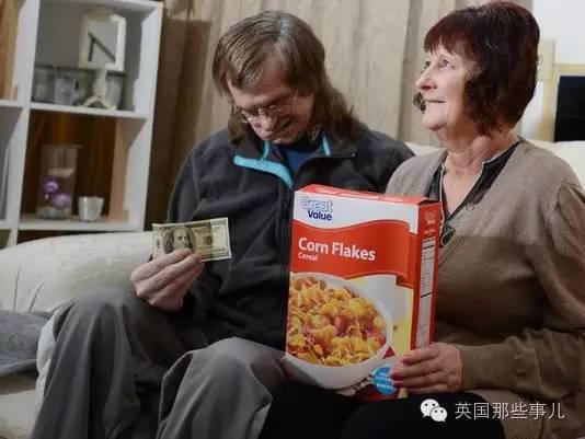 天上真的掉錢了