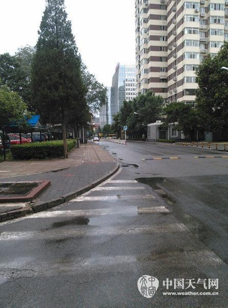氣溫繼續(xù)降！今明天北京將有雷雨最高氣溫預(yù)計28℃