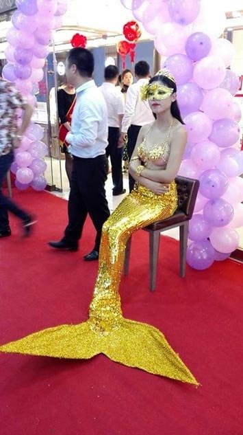 美女穿20萬黃金衣