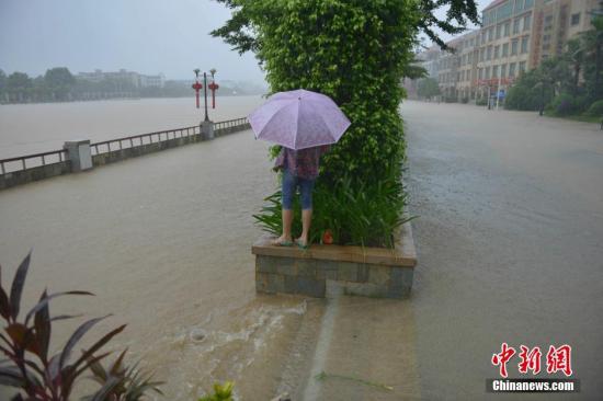 臺風電母造成海南一名戰士犧牲