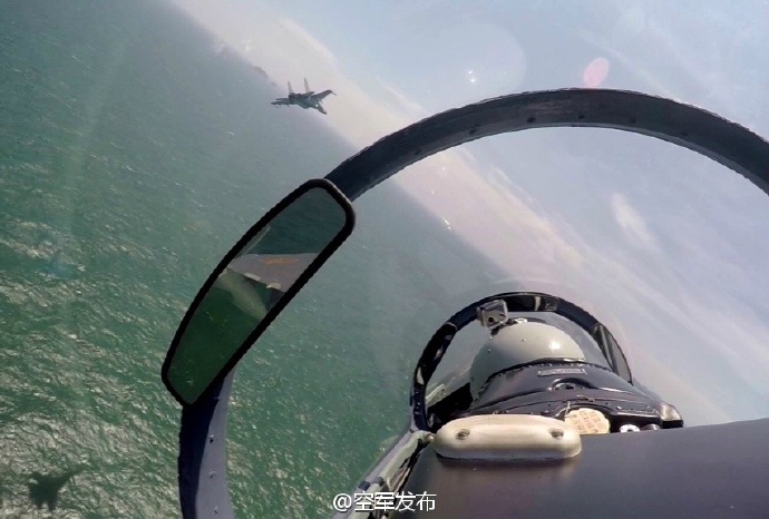 中國(guó)空軍多型戰(zhàn)機(jī)南海巡航