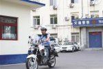 交警因幽默成網紅 交警敖翔幽默執法成了網紅