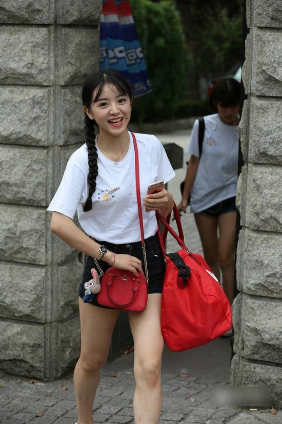 上戲軍訓女孩