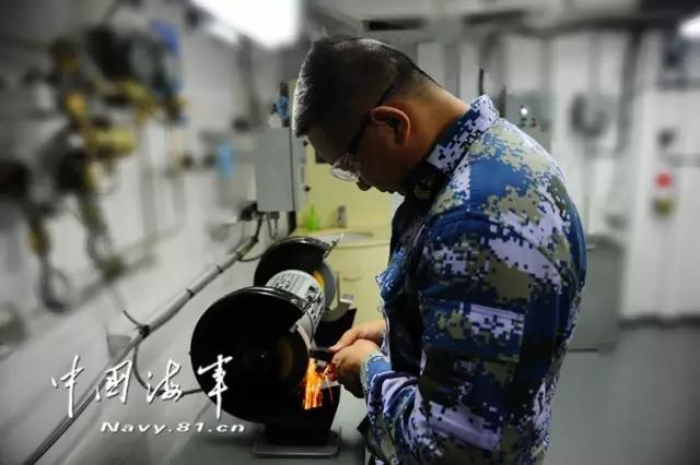 航母男神集體曝光