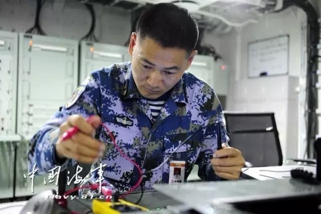 航母男神集體曝光