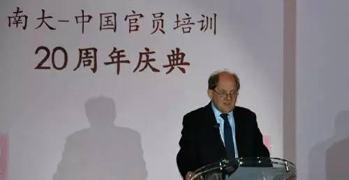 中國(guó)拋棄新加坡