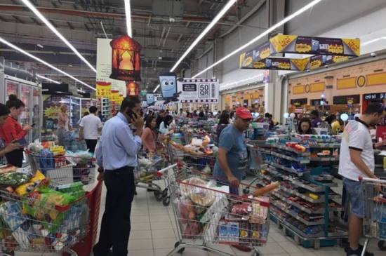 卡塔爾被多國斷交 民眾搶購生活物資