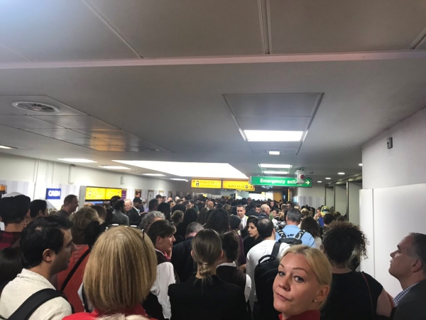 倫敦機場火警疏散