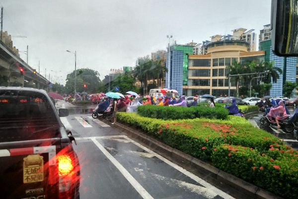 海南臺風塔拉斯明天登陸 海南東南部局地大暴雨