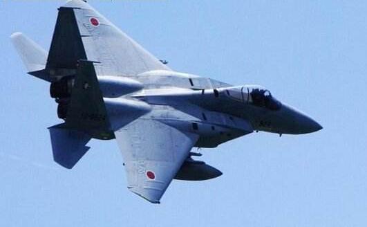 日本戰(zhàn)機(jī)緊急起飛