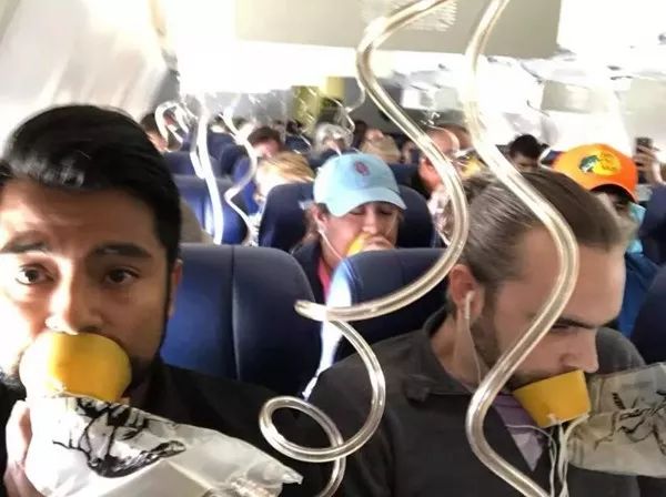 美國客機引擎爆炸
