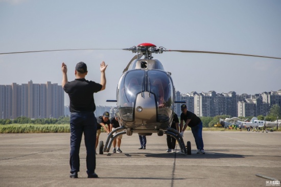網(wǎng)購飛機(jī)送老婆